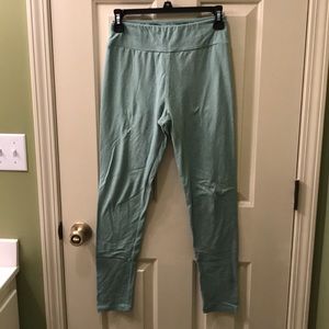 Lularoe Light green leggings S/M